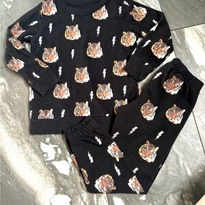 Chaser kids tiger matching set sweatpants and sweatshirt